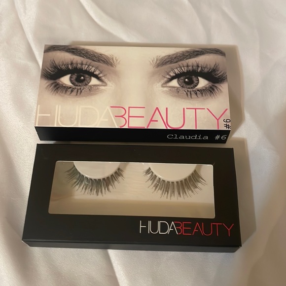 HUDA BEAUTY EYELASH CLAUDIA #6 - Picture 1 of 2